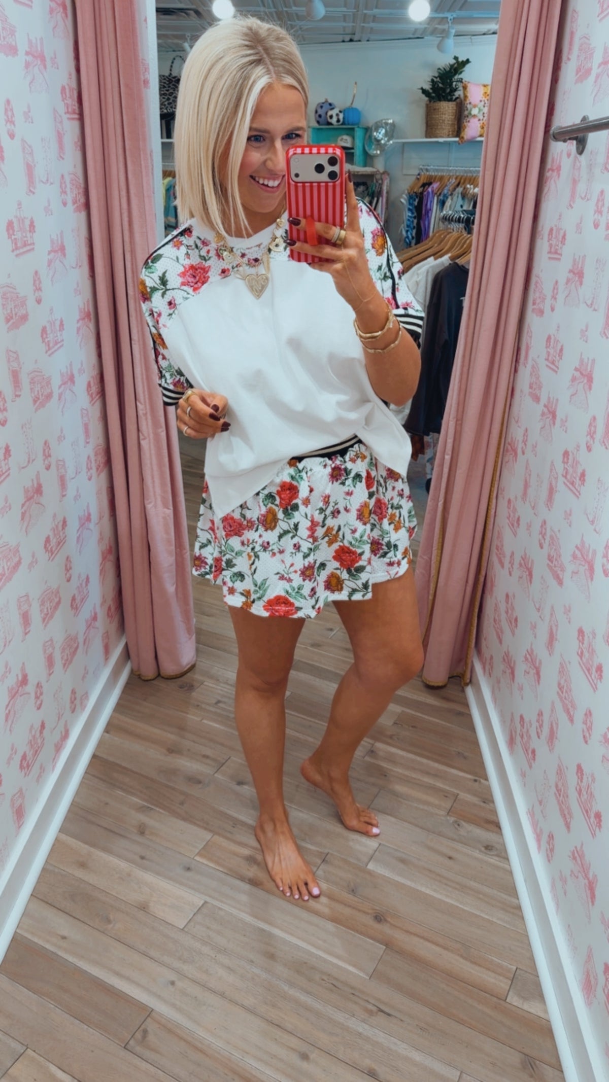 PLAY IT COOL FLORAL SKORT - WHITE