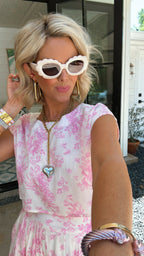 SHE'S AN ICON SCALLOP SUNGLASSES