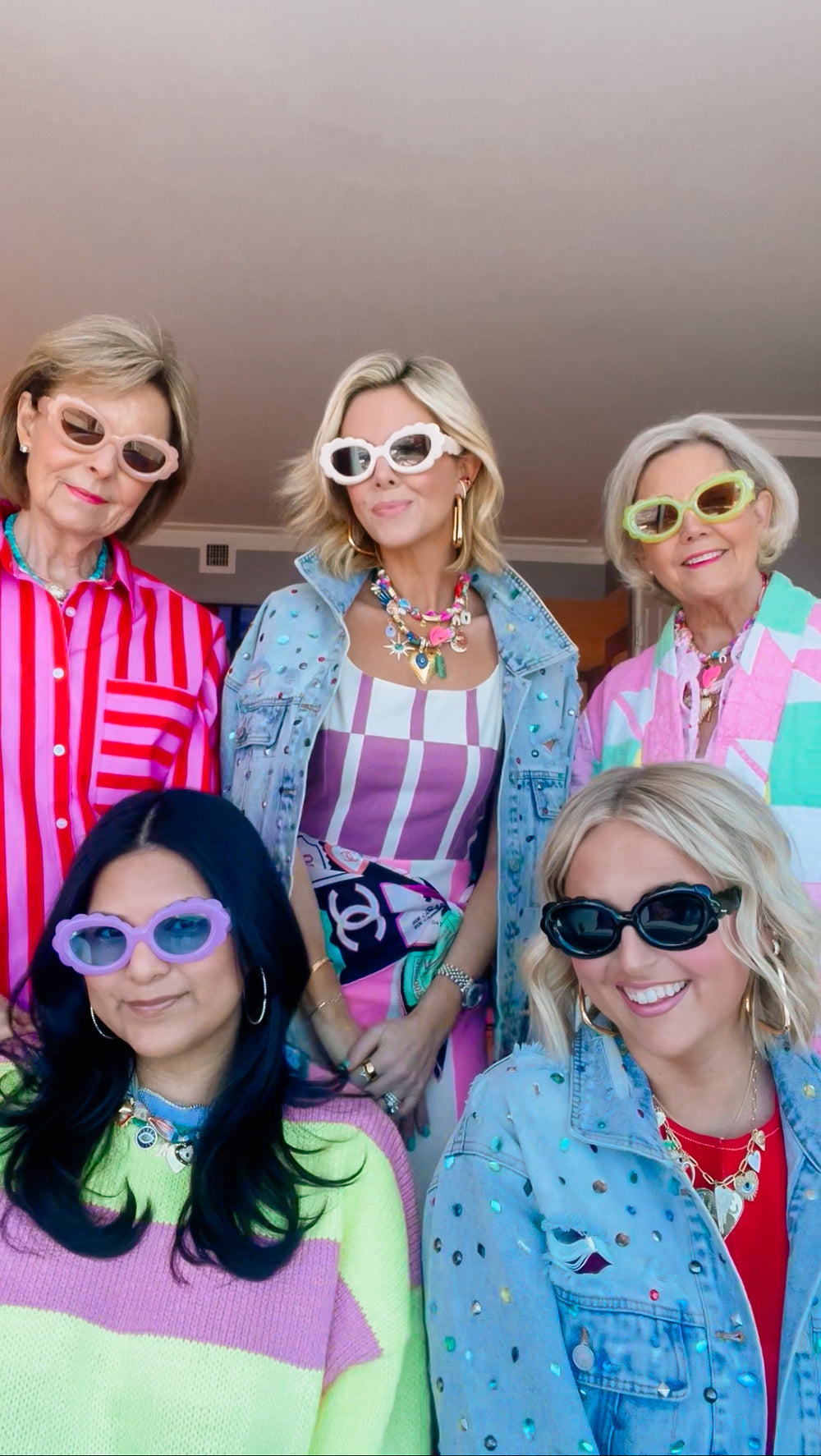 SHE'S AN ICON SCALLOP SUNGLASSES