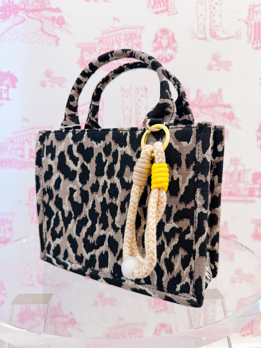 LOOP YOU IN ROPE BALL BAG CHARM - TAN/WHITE