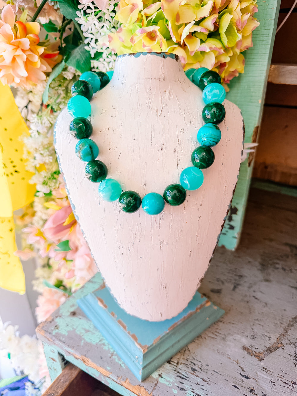 POP OF JOY BOLD BEAD NECKLACE - TURQUOISE/GREEN