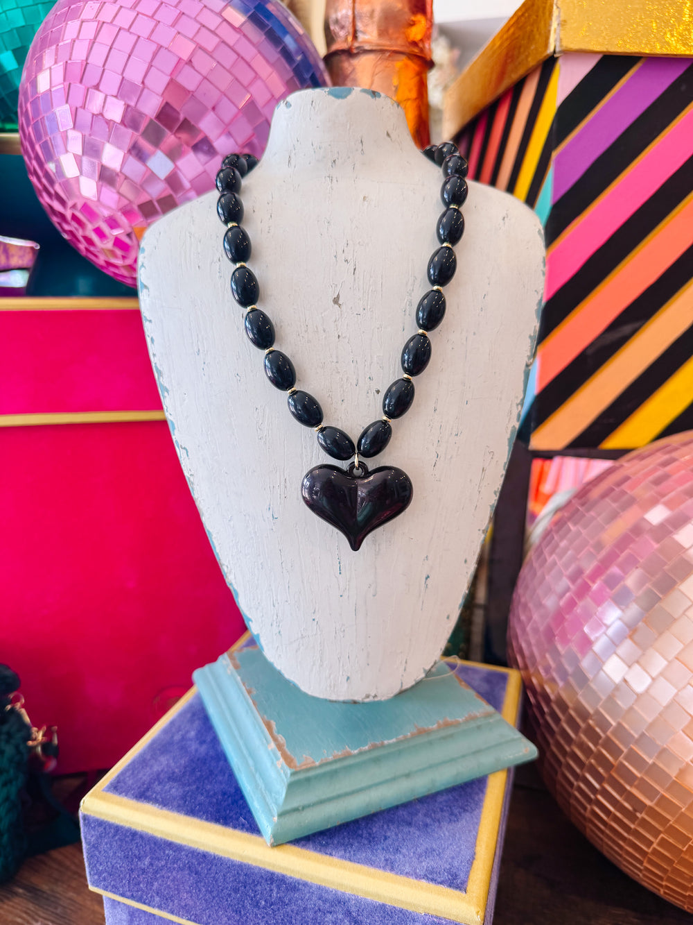 ROXIE LUCITE HEART NECKLACE - BLACK