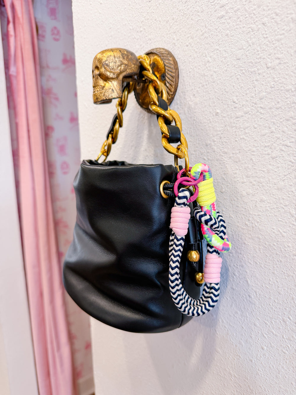 KID YOU KNOT COLORFUL ROPE BAG CHARM - NAVY/WHITE