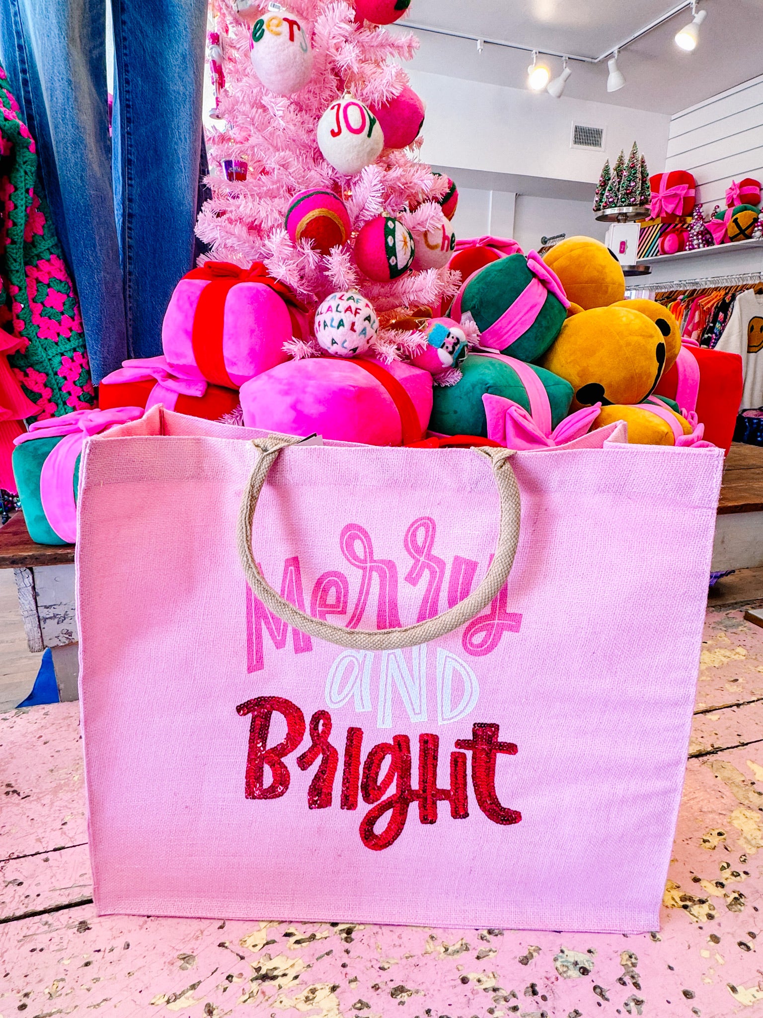 MERRY AND BRIGHT CARRYALL TOTE - PINK 22x19x8