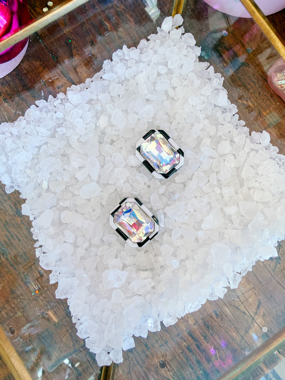 EVA STUD EARRING - BLACK/WHITE