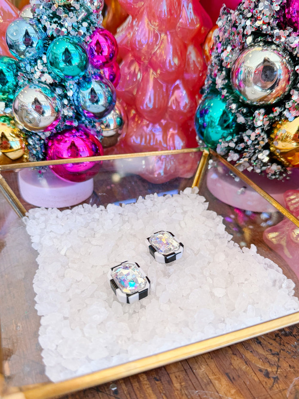 EVA STUD EARRING - BLACK/WHITE