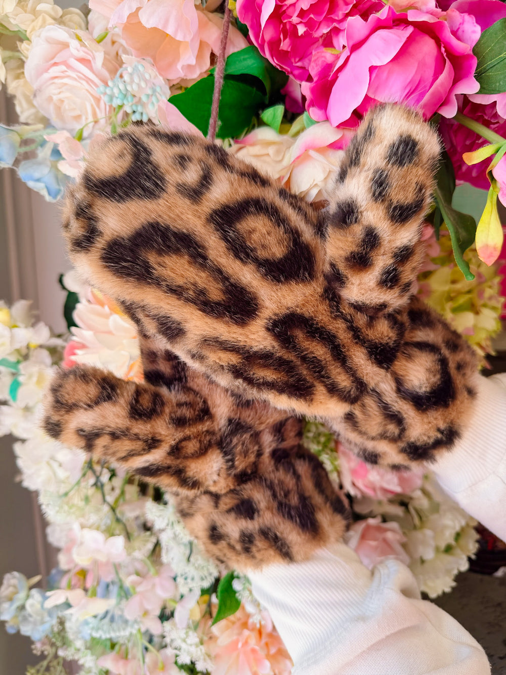 LEOPARD FUR MITTENS - LIGHT BROWN