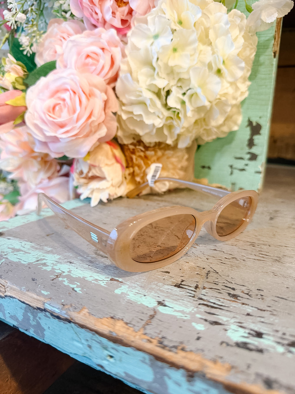 MAXINE OVAL SUNGLASSES