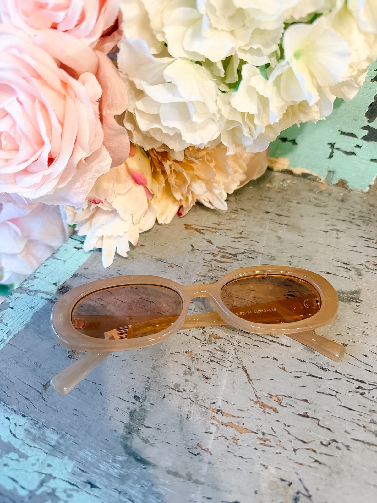 MAXINE OVAL SUNGLASSES