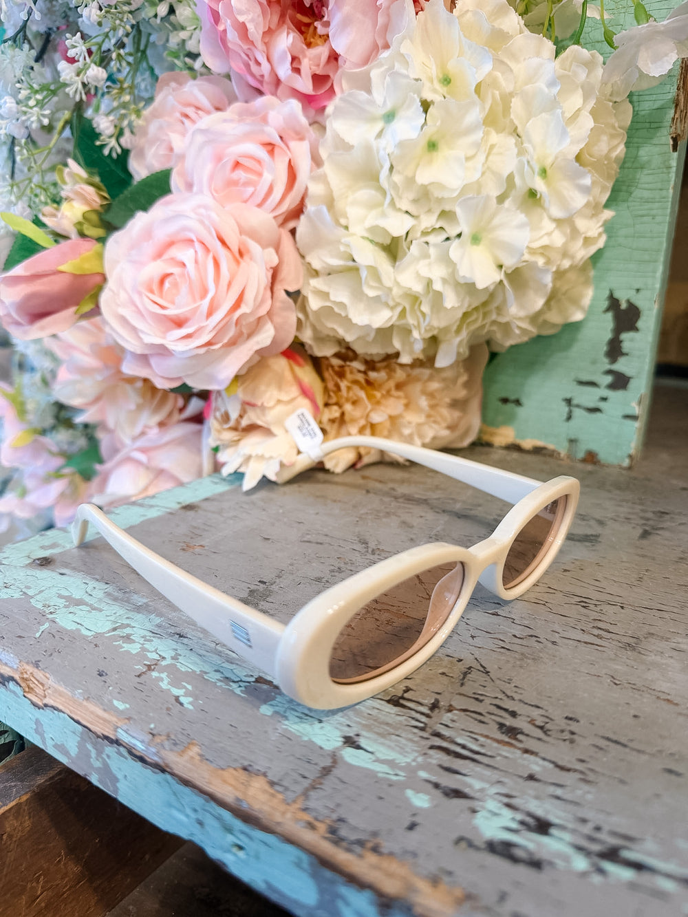 MAXINE OVAL SUNGLASSES