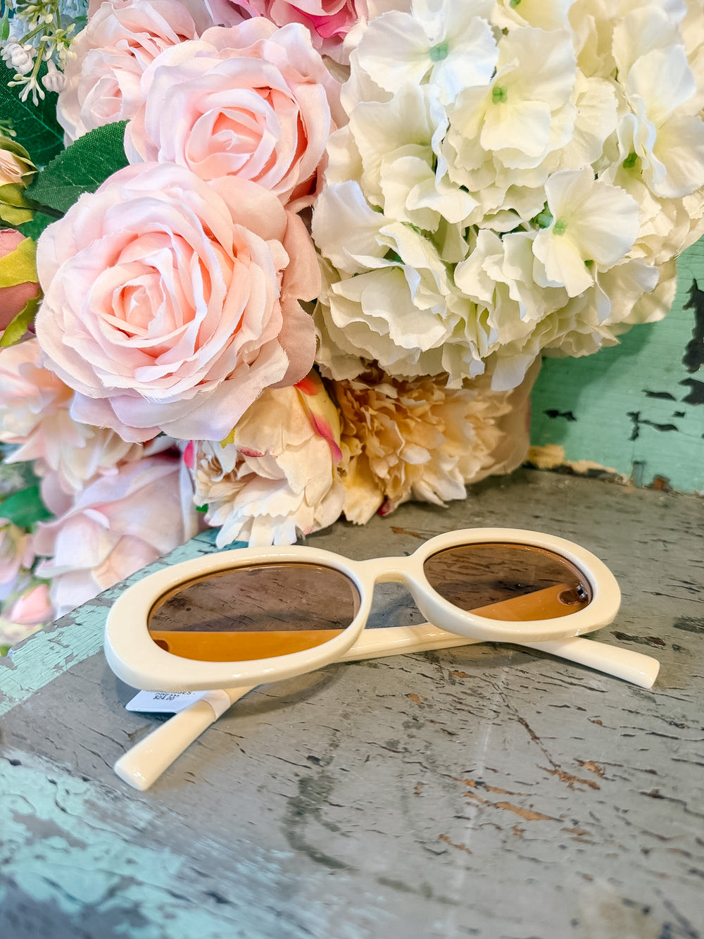 MAXINE OVAL SUNGLASSES