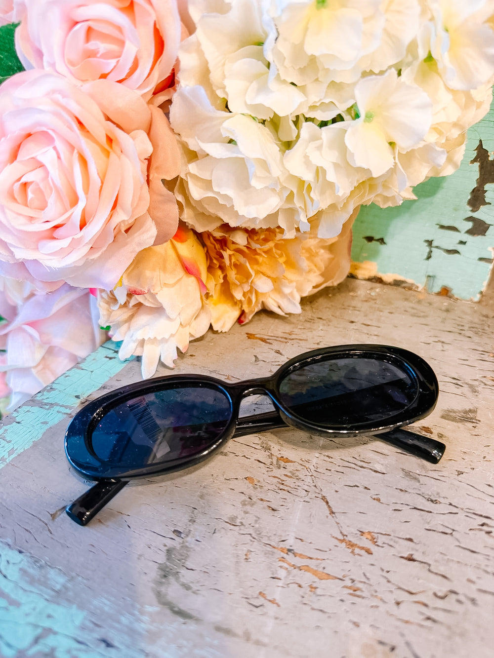 MAXINE OVAL SUNGLASSES