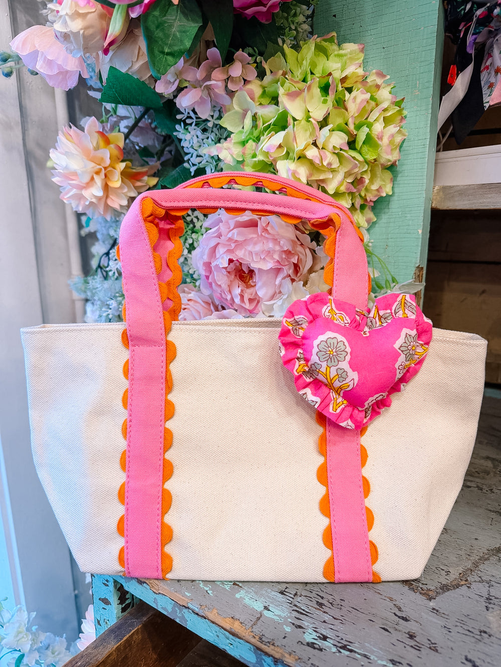 HEART OF MINE RUFFLE QUILTED CHARM - FUCHSIA