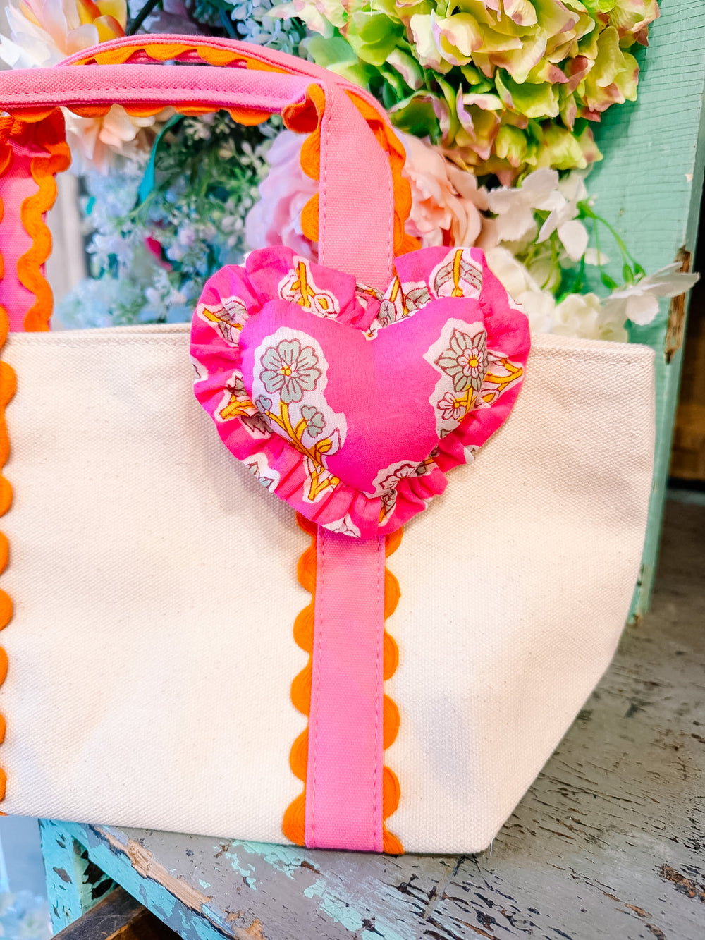 HEART OF MINE RUFFLE QUILTED CHARM - FUCHSIA