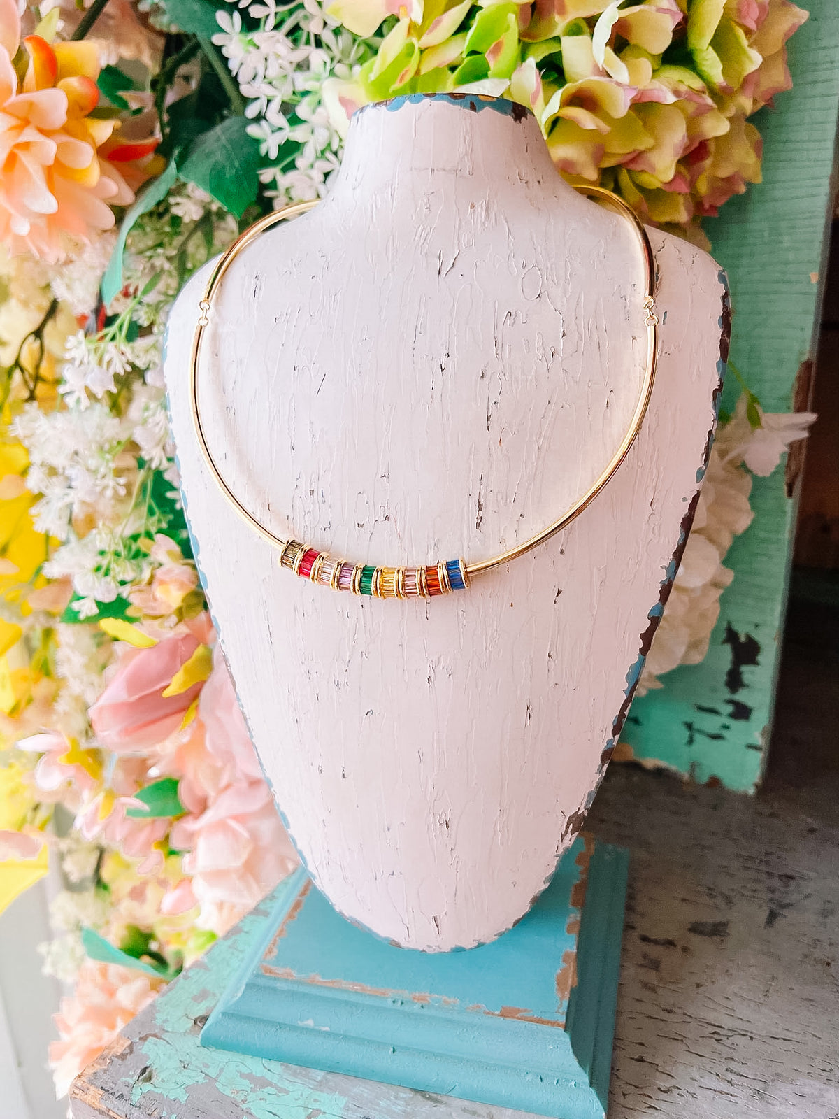 RAINBOW BAGUETTE CHOKER