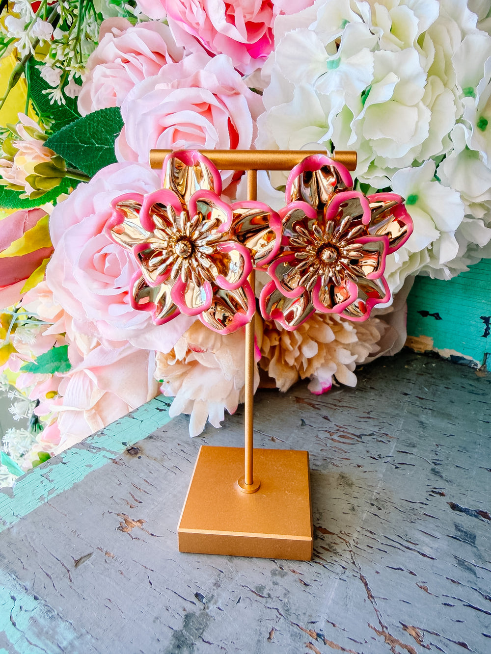 MAGGIE FLORAL EARRING