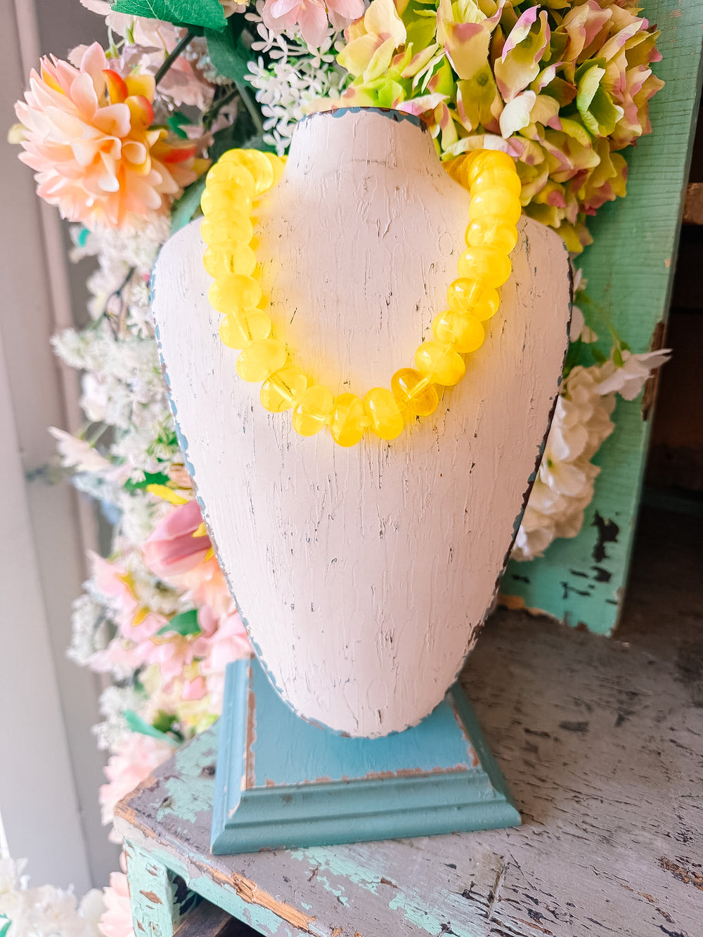 SUGAR BEAD NECKLACE - YELLOW