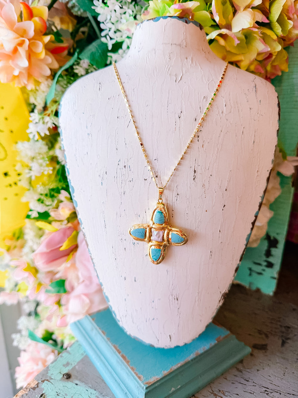 MOTHER OF PEARL TURQUOISE CROSS PENDANT NECKLACE