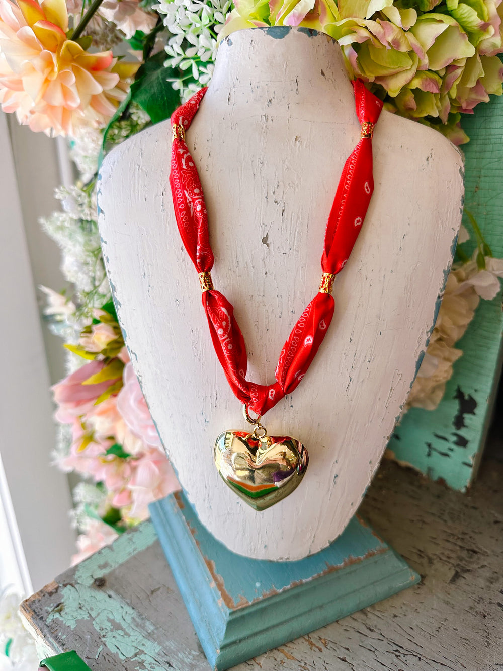 BANDANA BABE SCARF HEART CHARM NECKLACE - RED