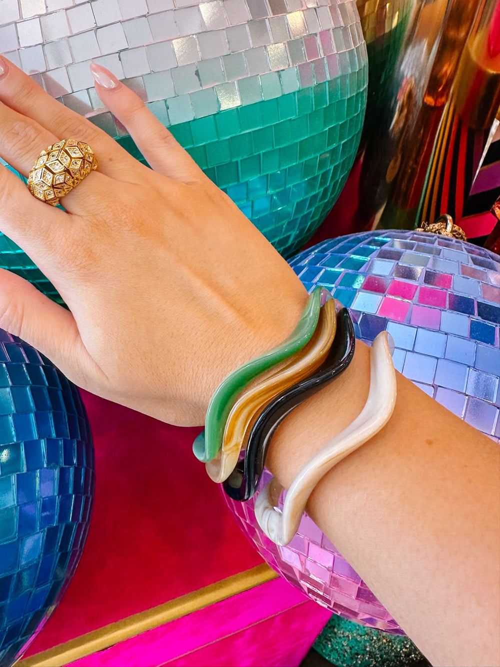 WARMHEARTED WAVY BANGLE SET OF 4