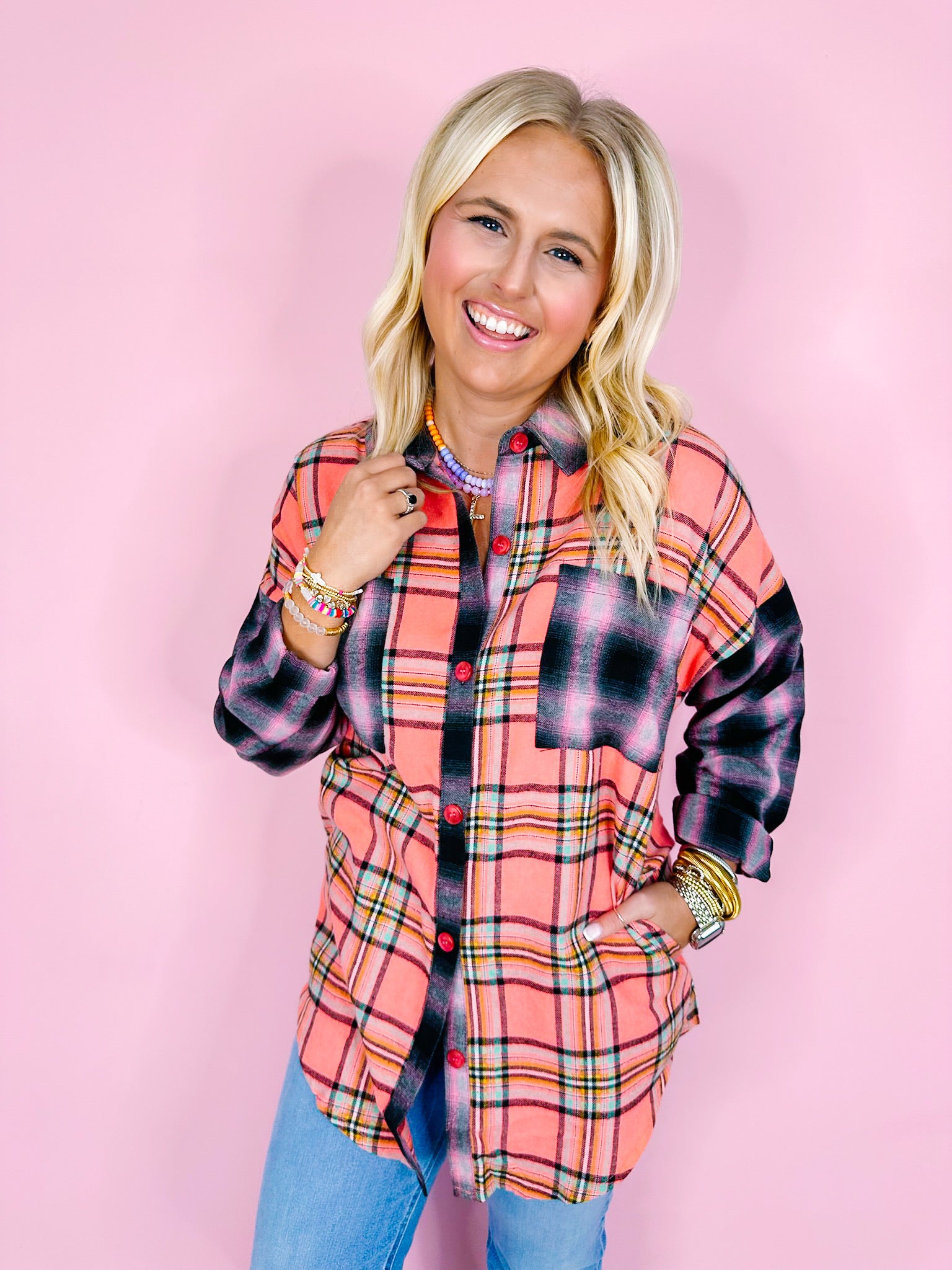 POPS OF PLAID BUTTON UP TOP - CORAL/BLACK