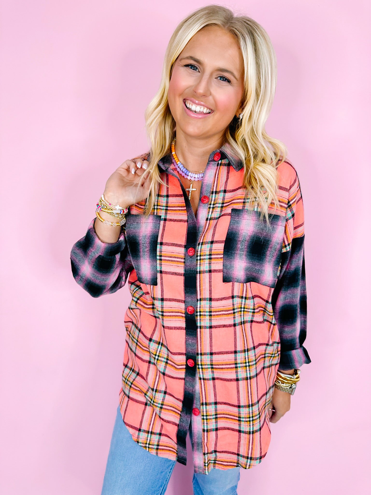 POPS OF PLAID BUTTON UP TOP - CORAL/BLACK