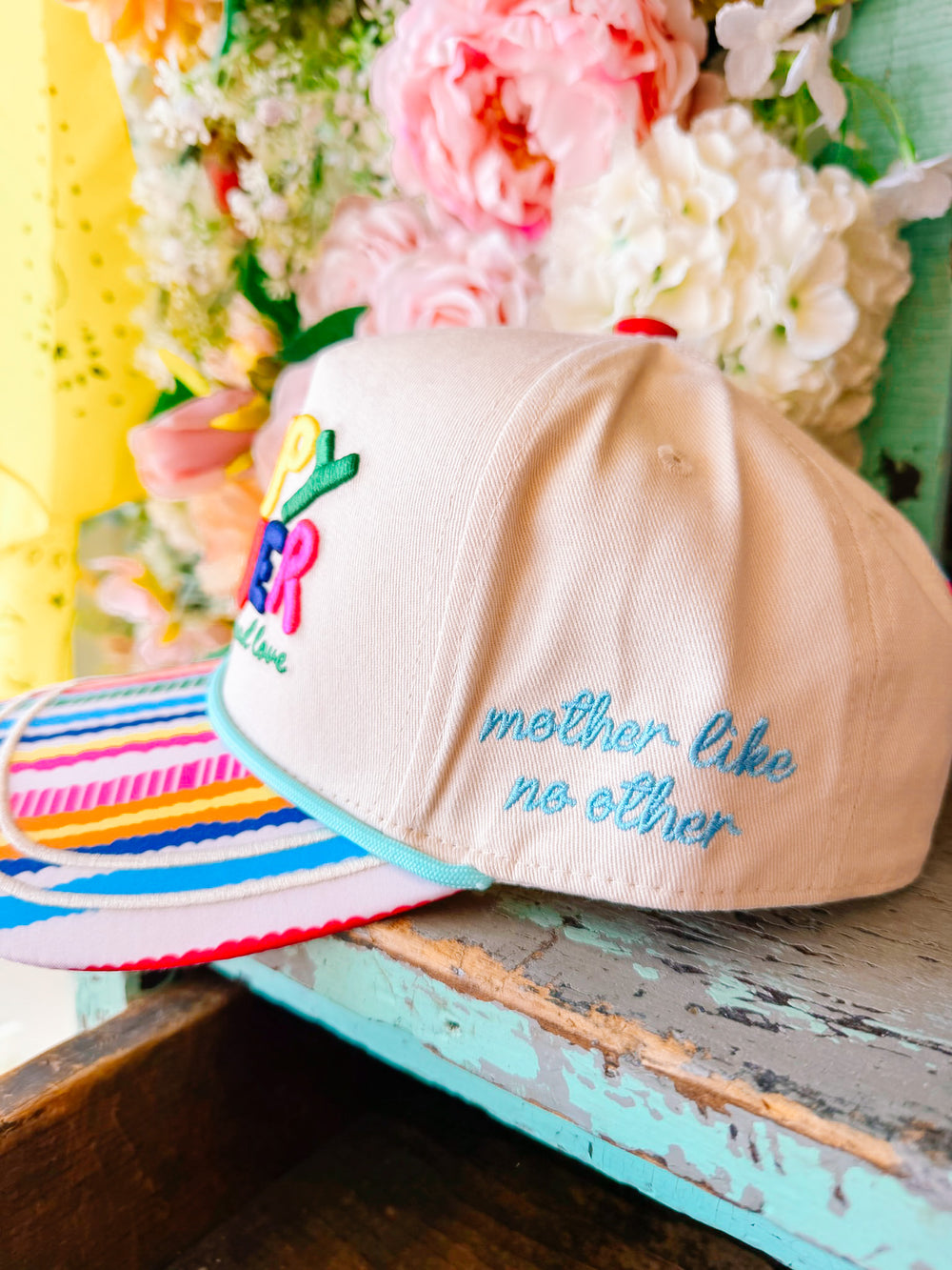 HAPPY MOTHER PATTERN PLAY CANVAS TRUCKER HAT
