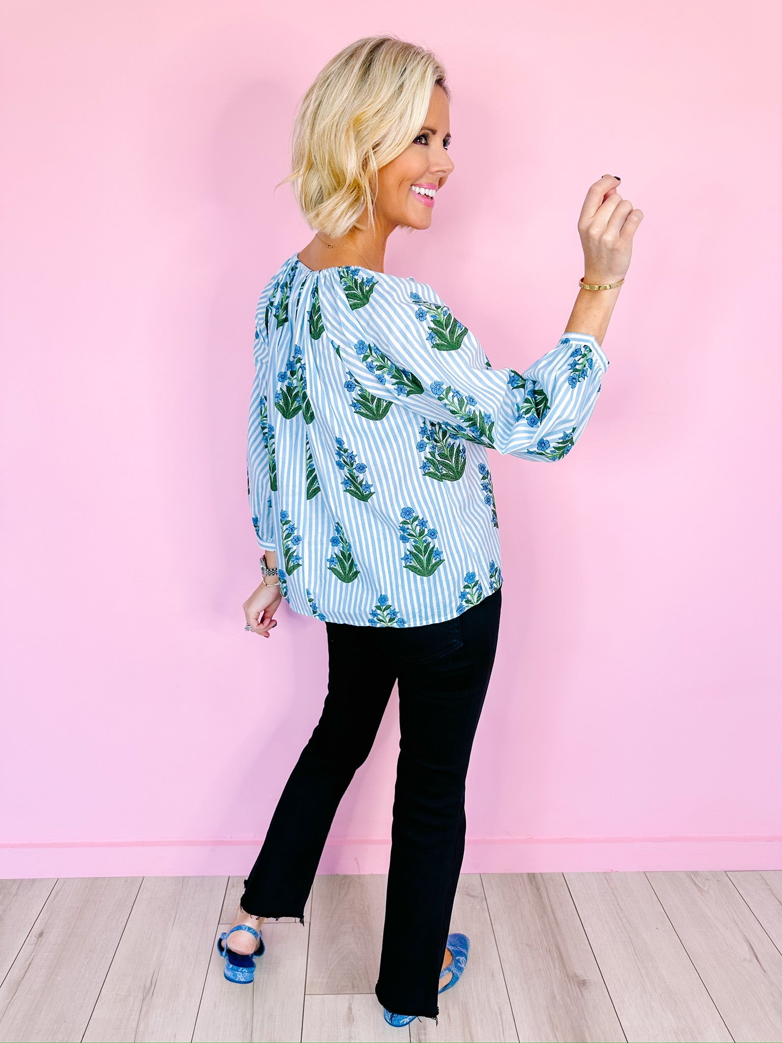 AROUND THE BLOCK FLORAL STRIPE TOP - BLUE