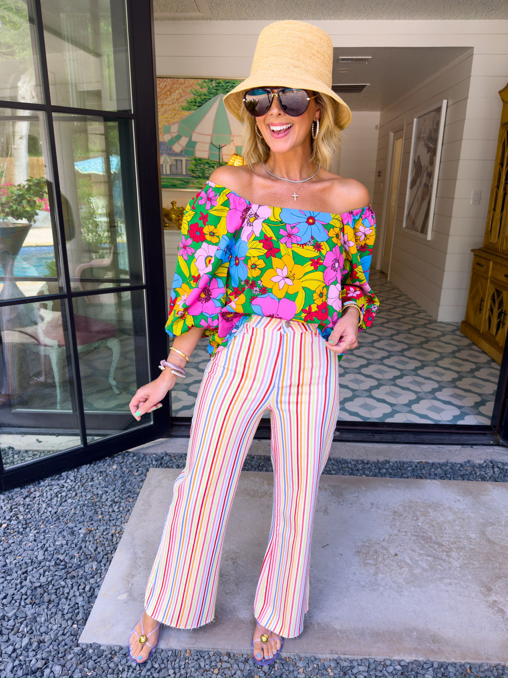 INTOXICATING FLORALS PUFF SLEEVE TOP - GREEN