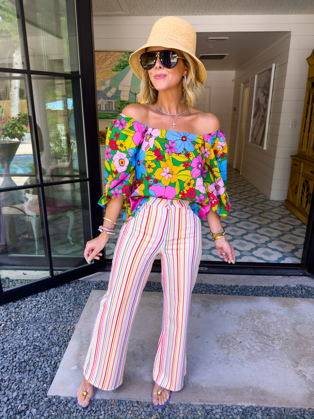 INTOXICATING FLORALS PUFF SLEEVE TOP - GREEN