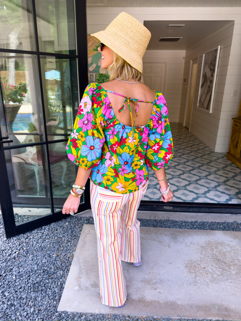 INTOXICATING FLORALS PUFF SLEEVE TOP - GREEN