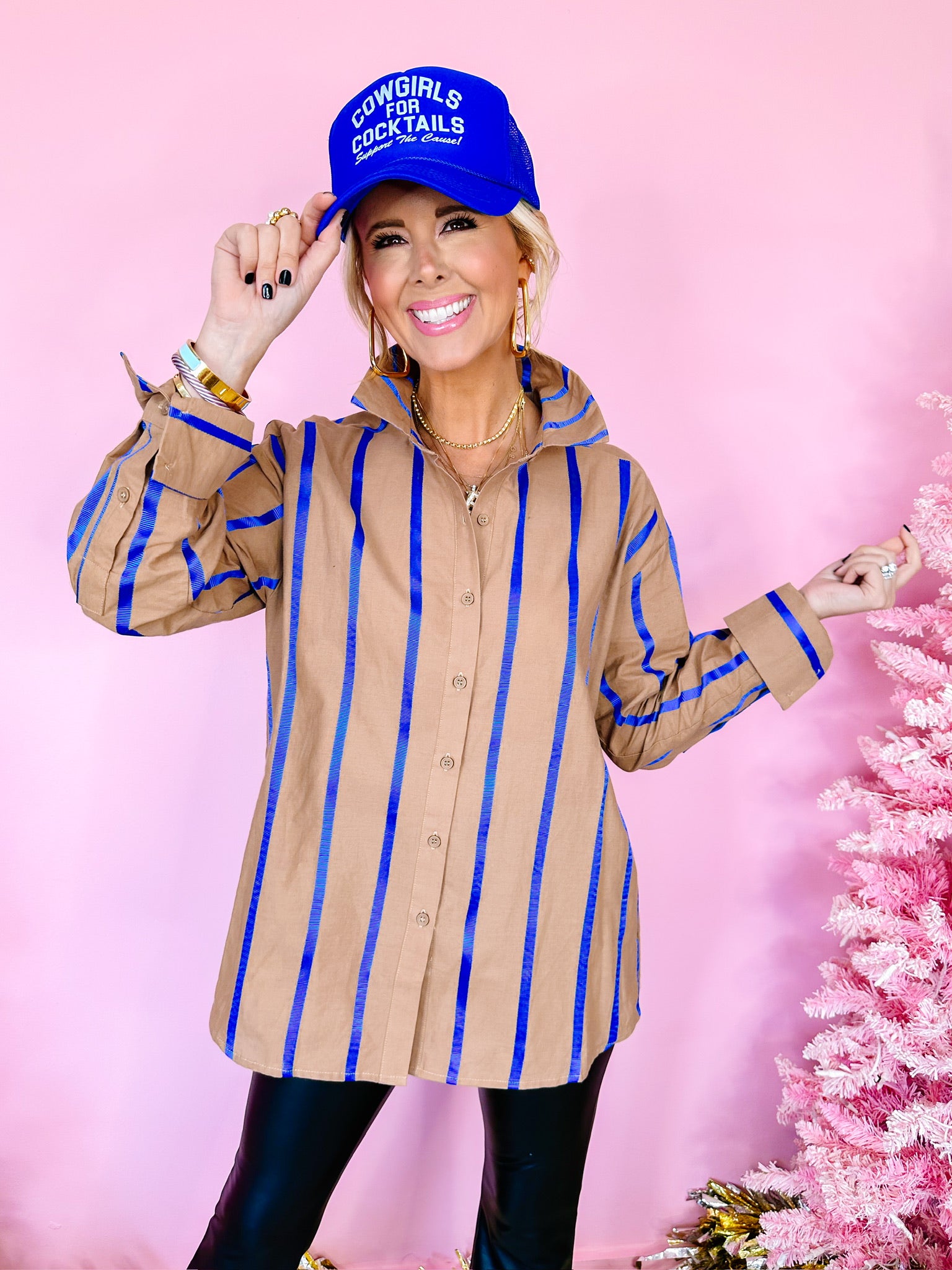 MOCHA BREEZE BLUE STRIPE BUTTON UP TOP - BROWN