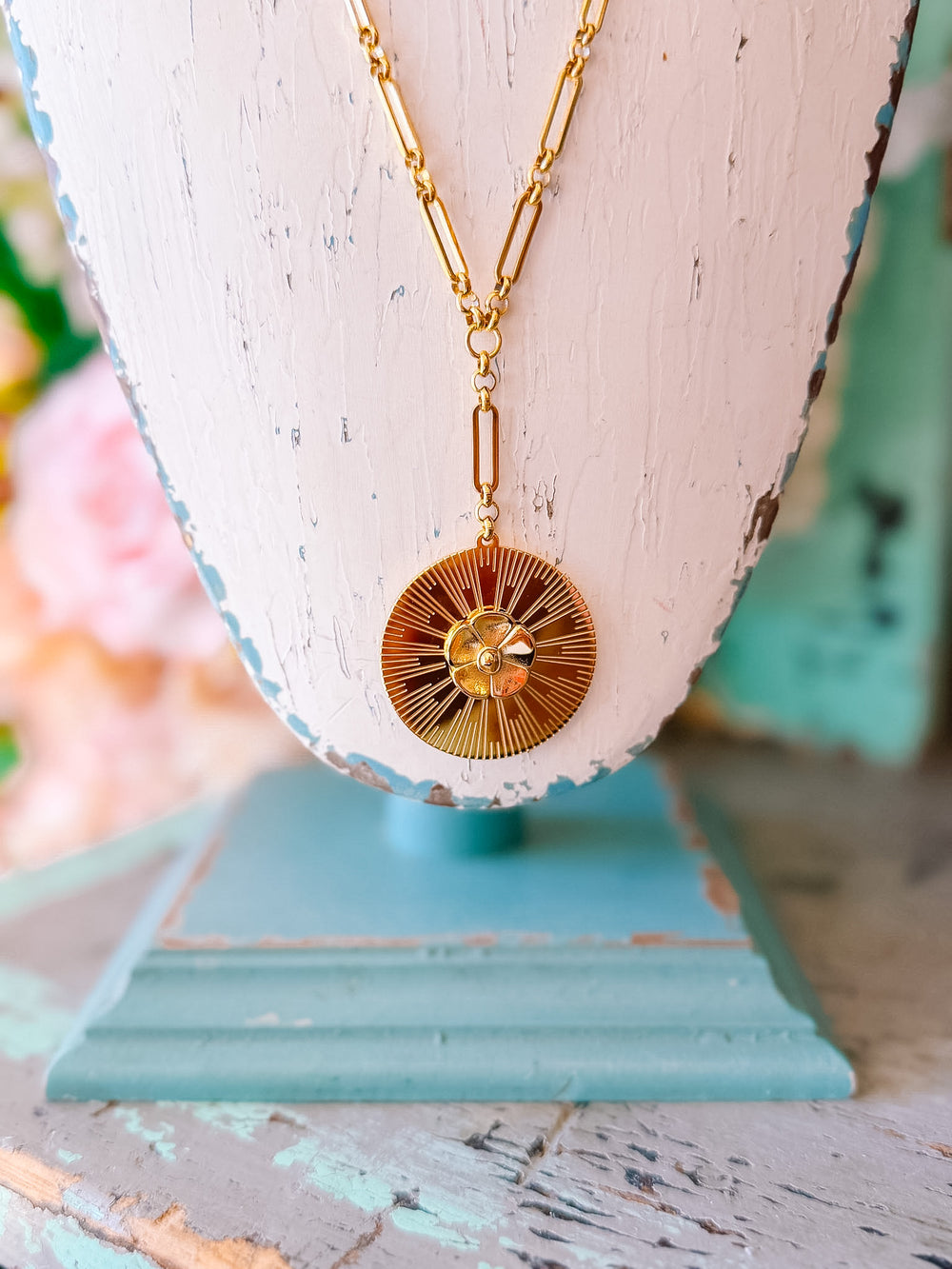 CAMELLIA PENDANT NECKLACE - 18K GOLD
