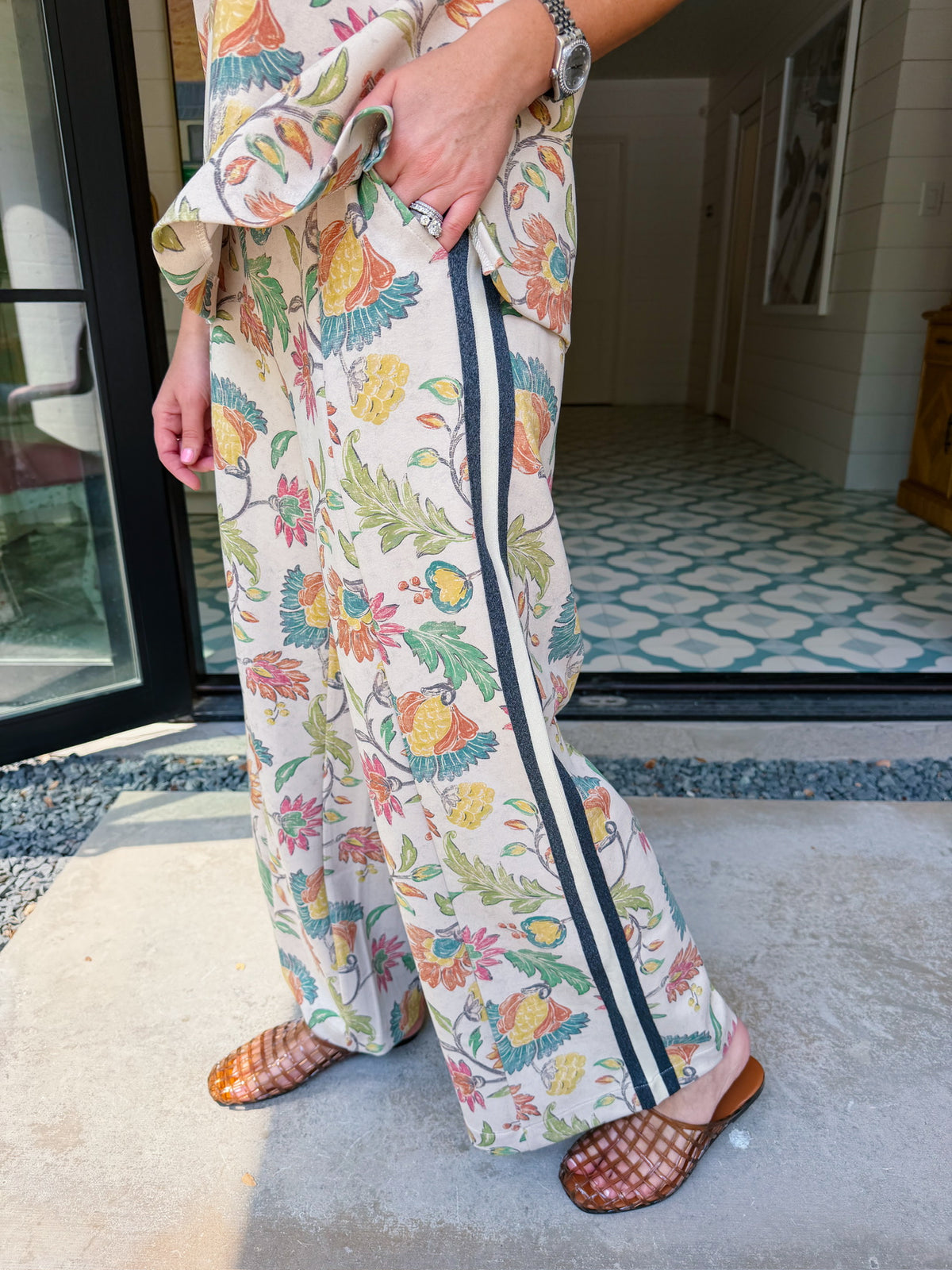 NEVER MISS A MOMENT FLORAL STRIPE TRIM PANT SET - CREAM