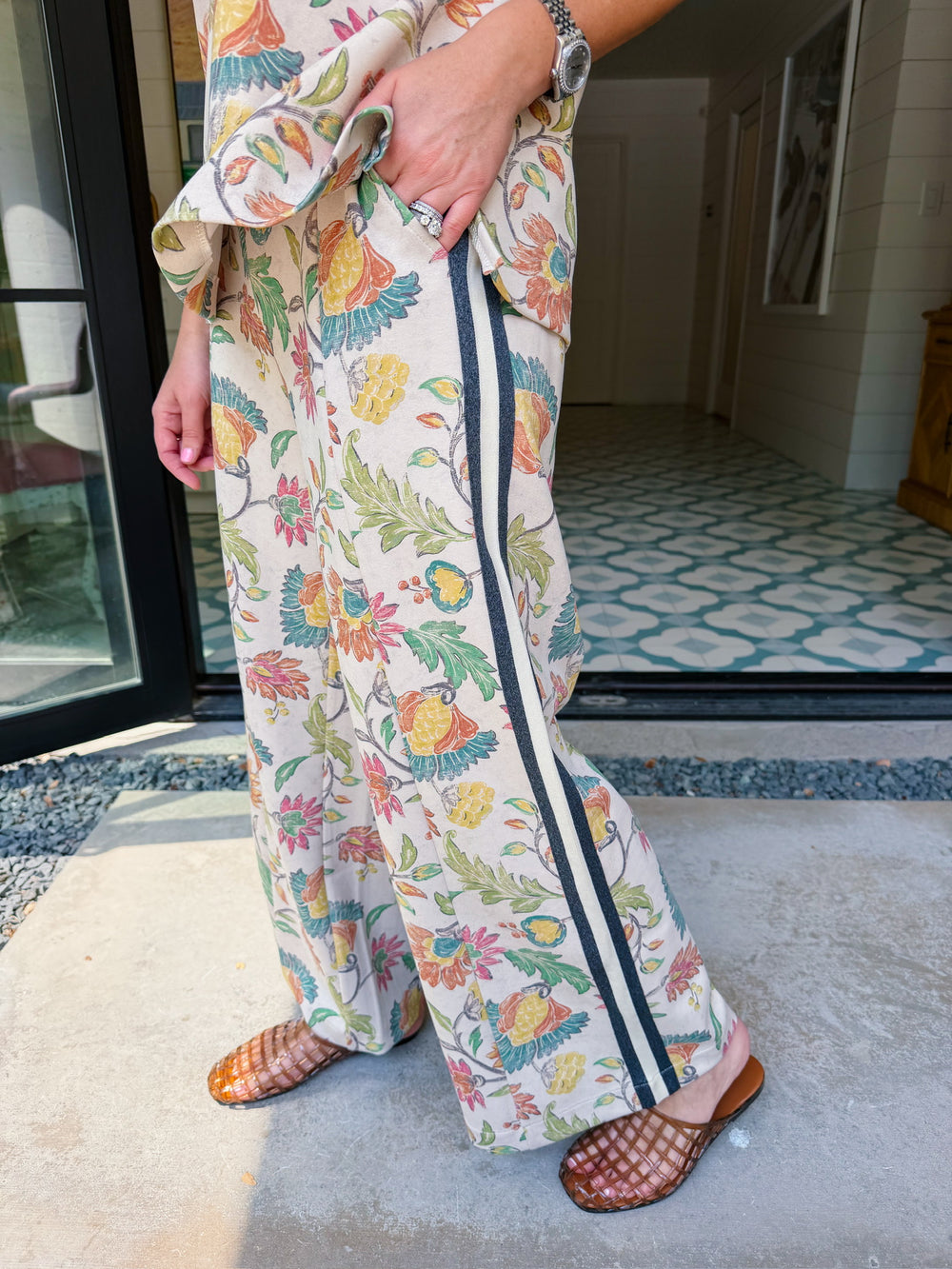 NEVER MISS A MOMENT FLORAL STRIPE TRIM PANT SET - CREAM