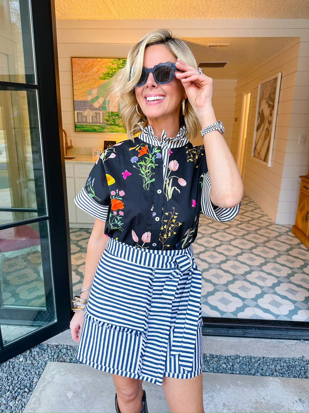 EVENING GARDEN FLORAL TOP - BLACK