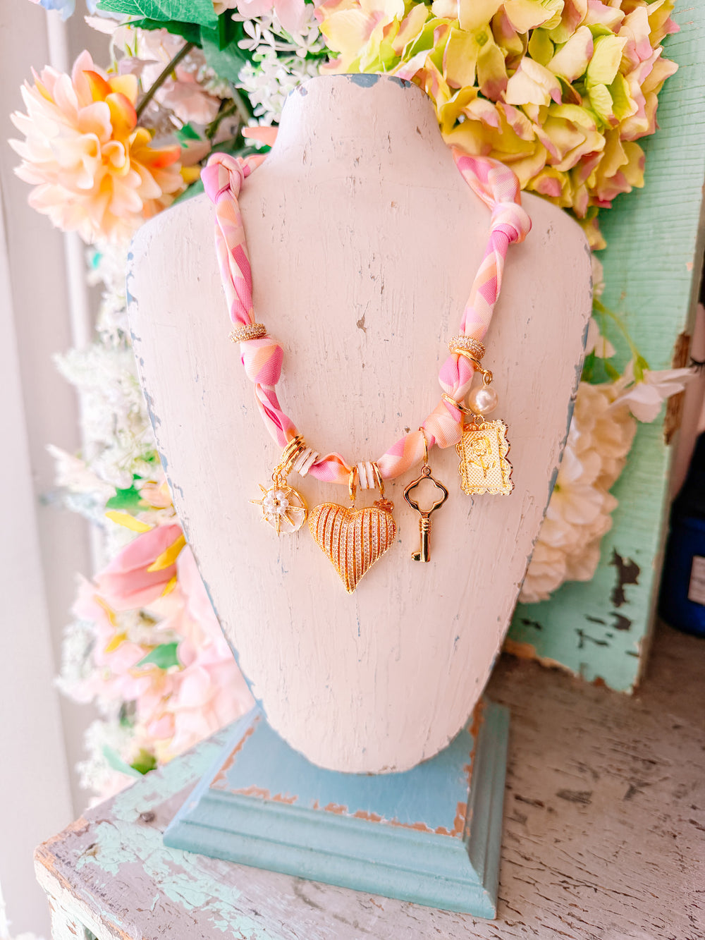 GRACELYN HEART SCARF CHARM NECKLACE - PINK