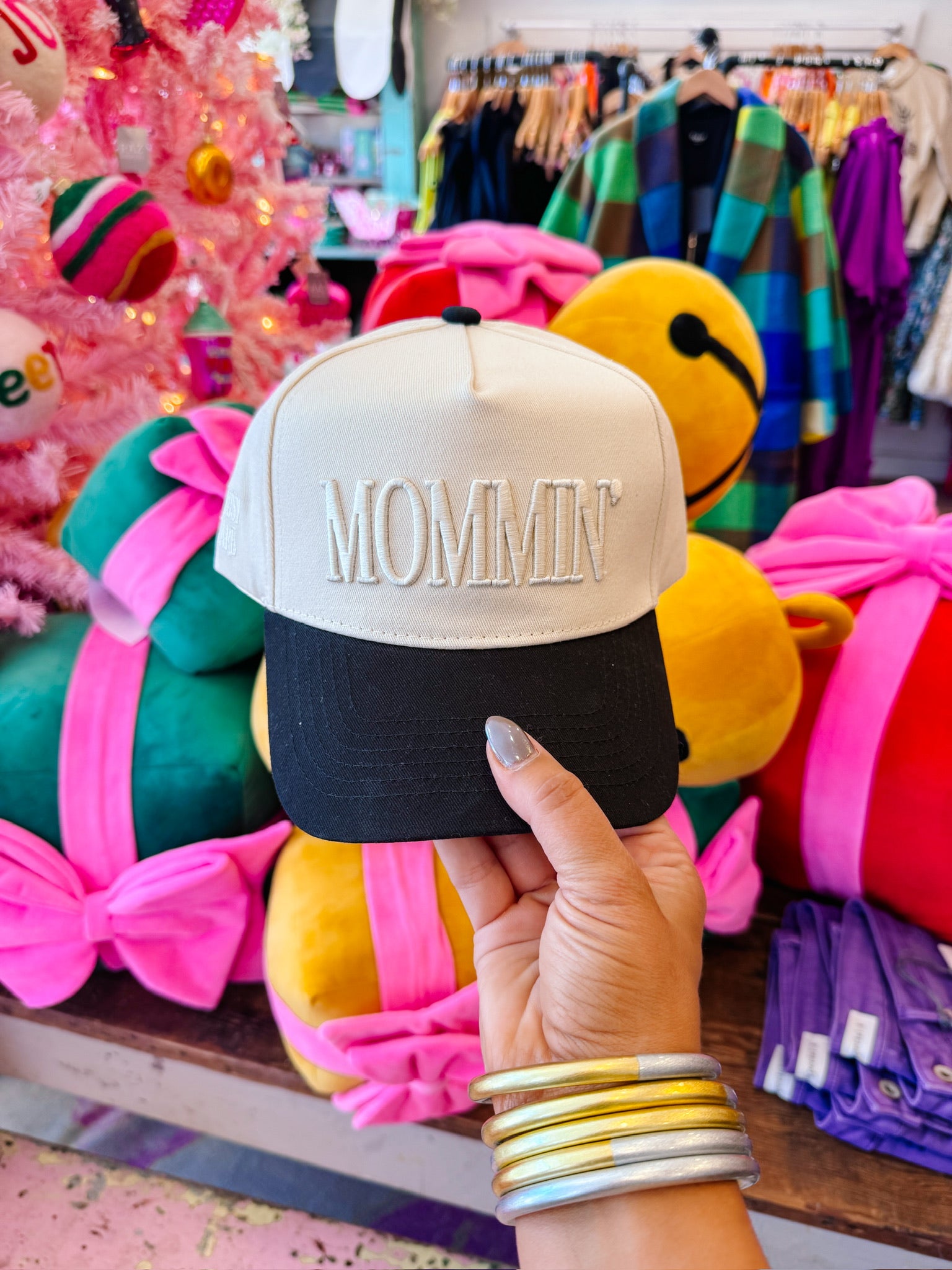 MOMMIN TRUCKER HAT - BLACK