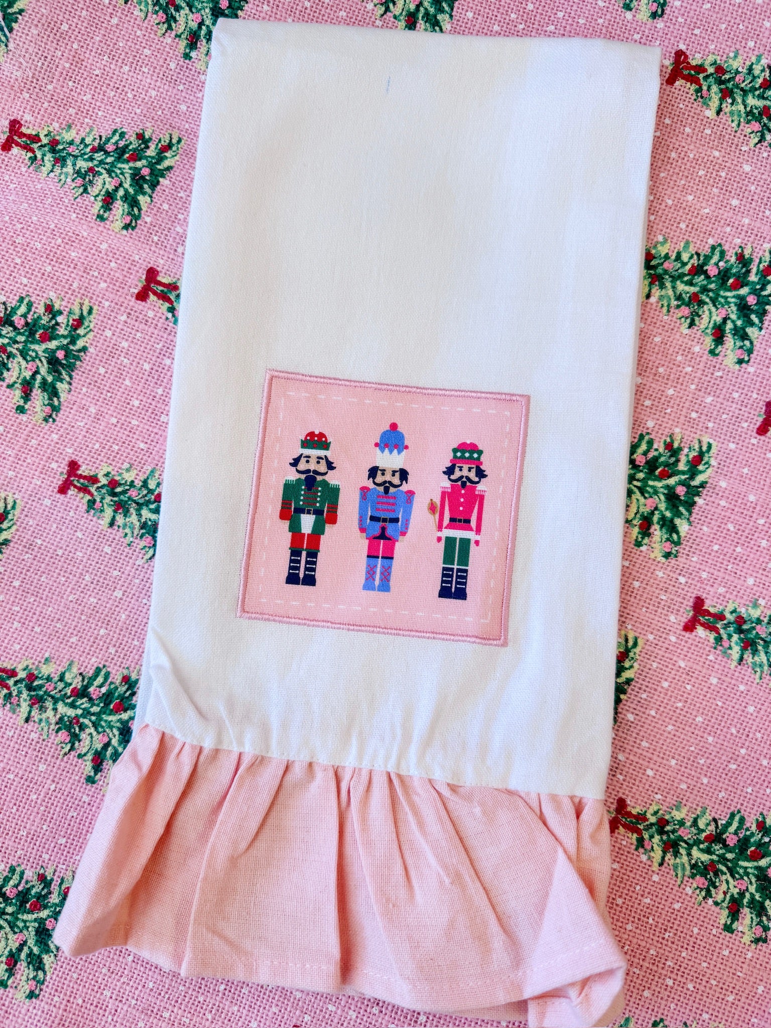 NUTCRACKER MARCH RUFFLE HAND TOWEL