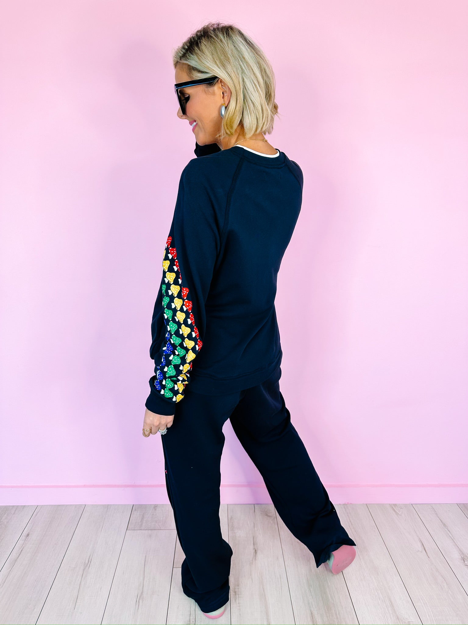 ANELA RAINBOW MUSHROOMS SWEATSHIRT - ONYX