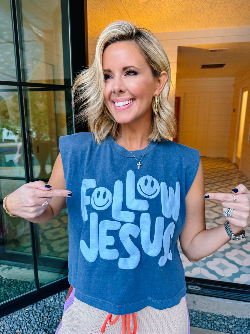FOLLOW JESUS SMILEY MUSCLE TEE - FADED NAVY