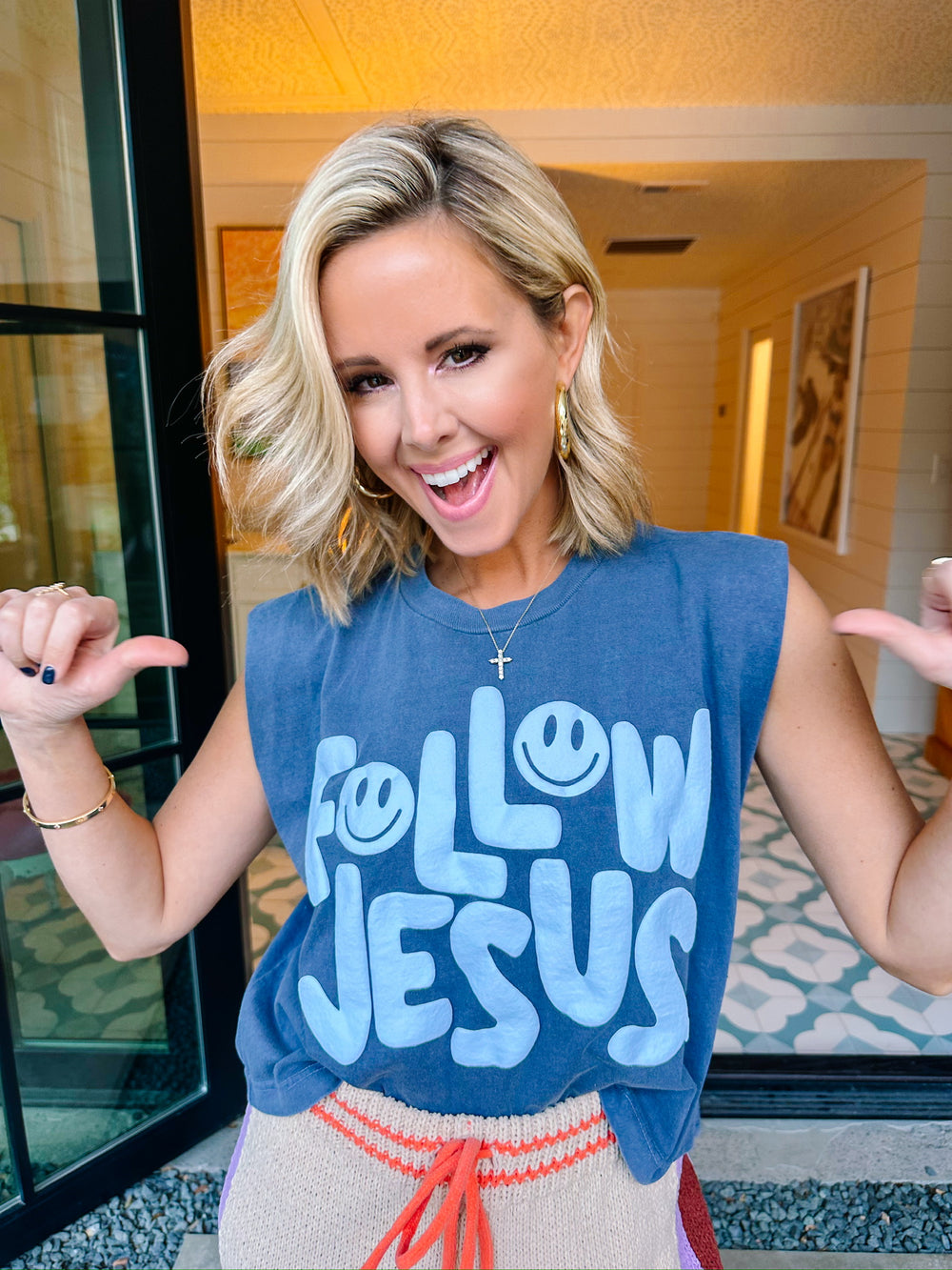 FOLLOW JESUS SMILEY MUSCLE TEE - FADED NAVY