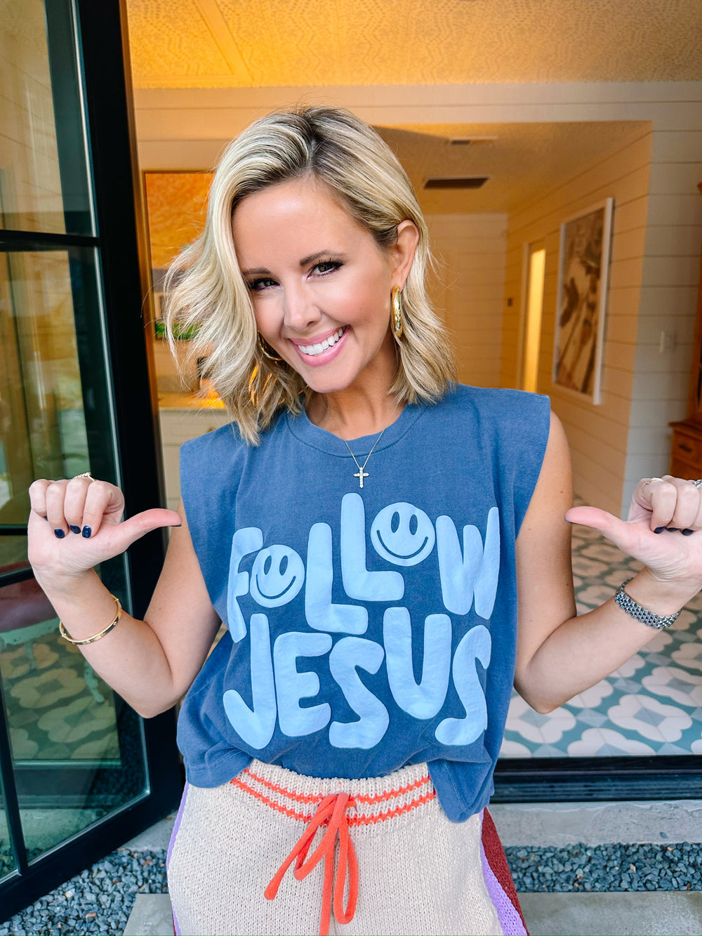 FOLLOW JESUS SMILEY MUSCLE TEE - FADED NAVY