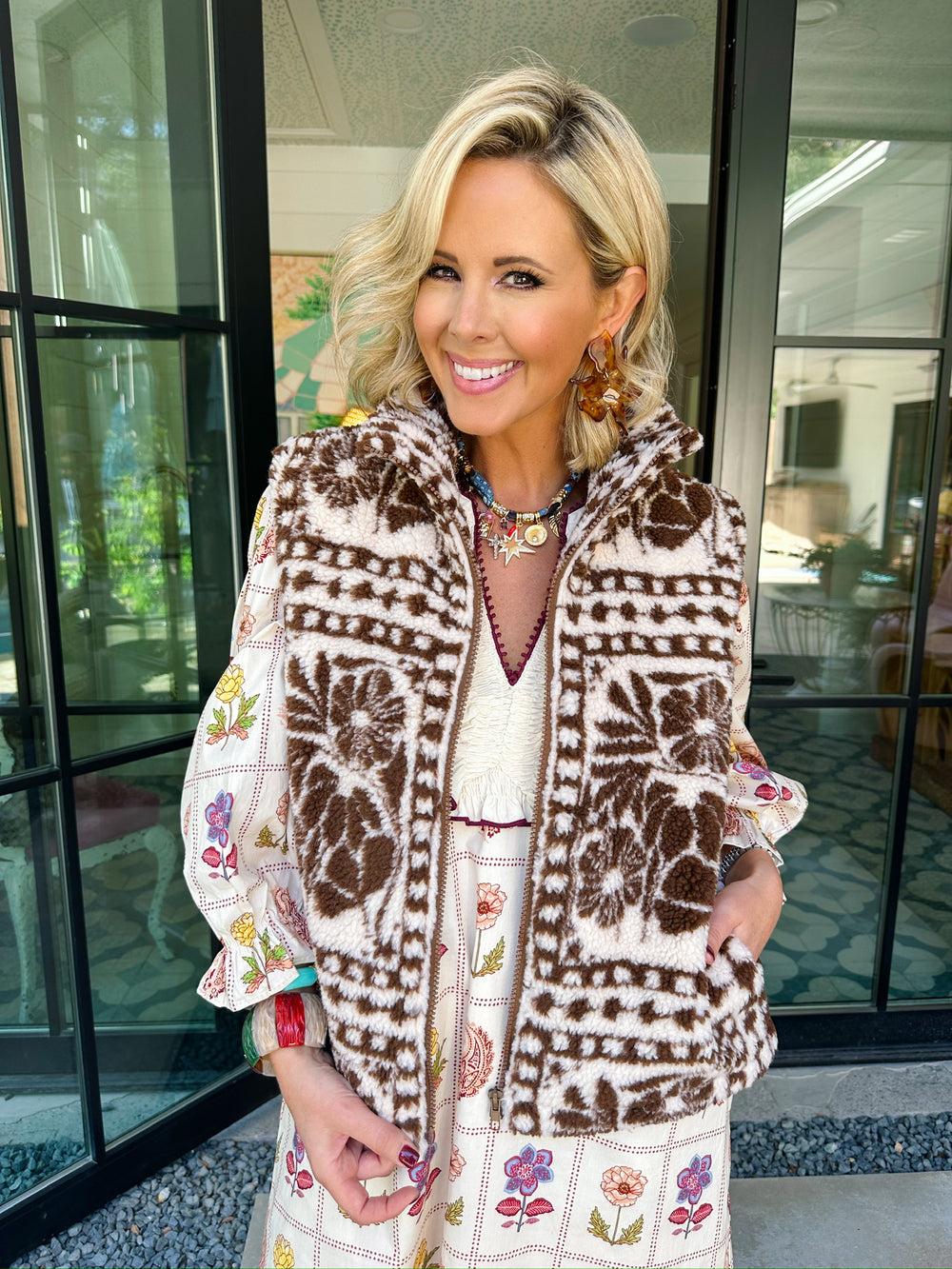 BUNDLE UP FLORAL TEDDY VEST - BROWN