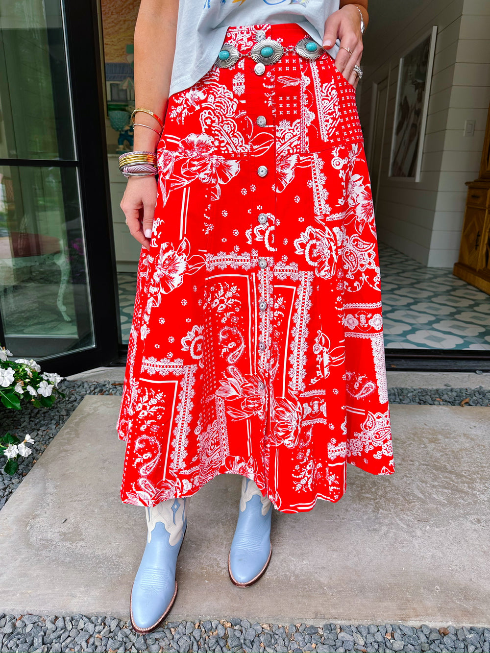 THE SUTTON BANDANA FLORAL MIDI SKIRT - RED