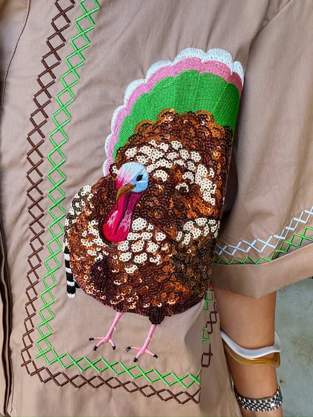 TURKEY STITCH TRIM BUTTON UP COLLAR TOP - TAN