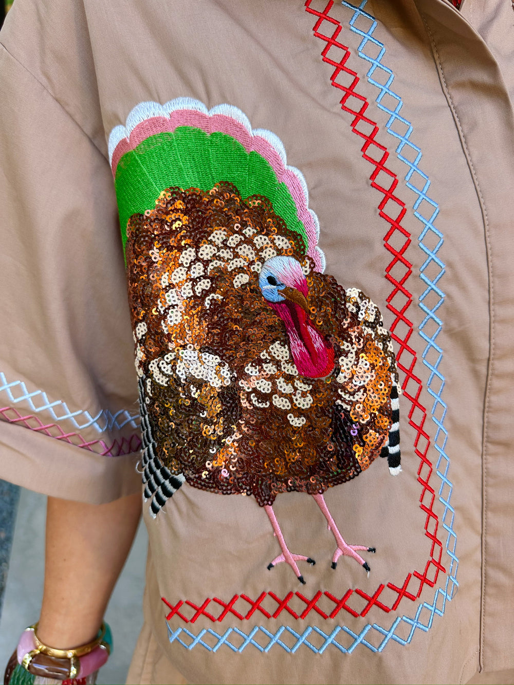 TURKEY STITCH TRIM BUTTON UP COLLAR TOP - TAN