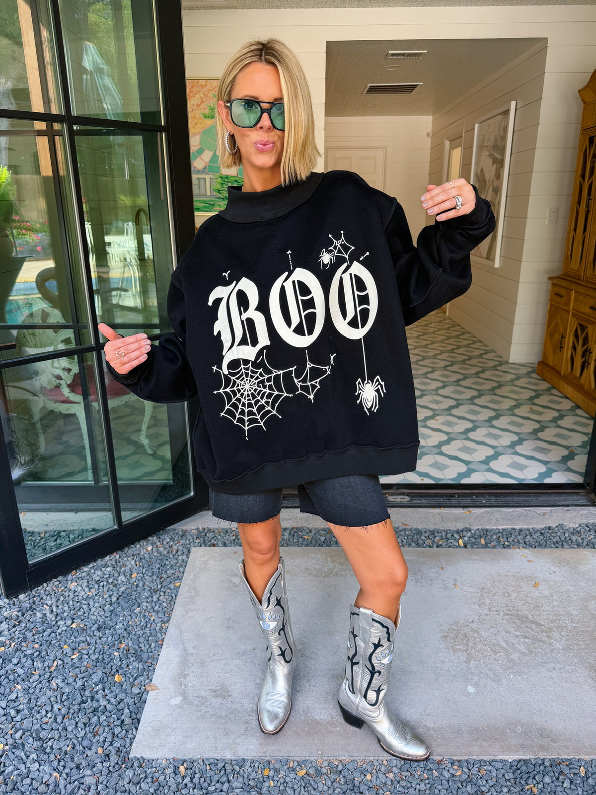 BOO REVERSIBLE MOCK NECK SWEATSHIRT - BLACK