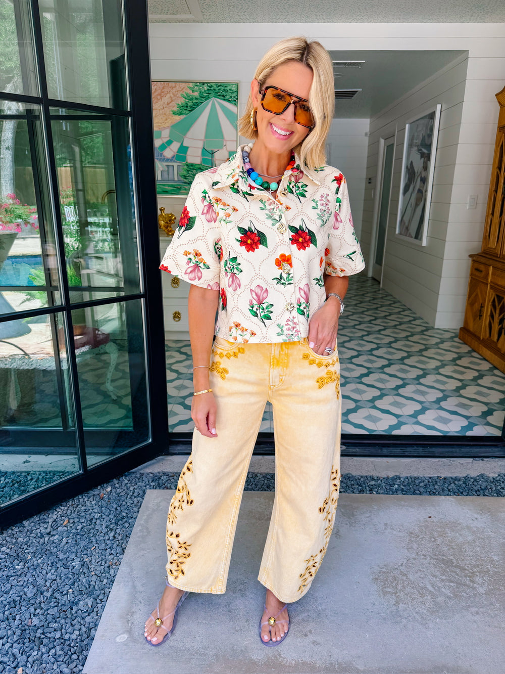 BLOOM BETWEEN THE LATTICE FLORAL TOP - CREAM