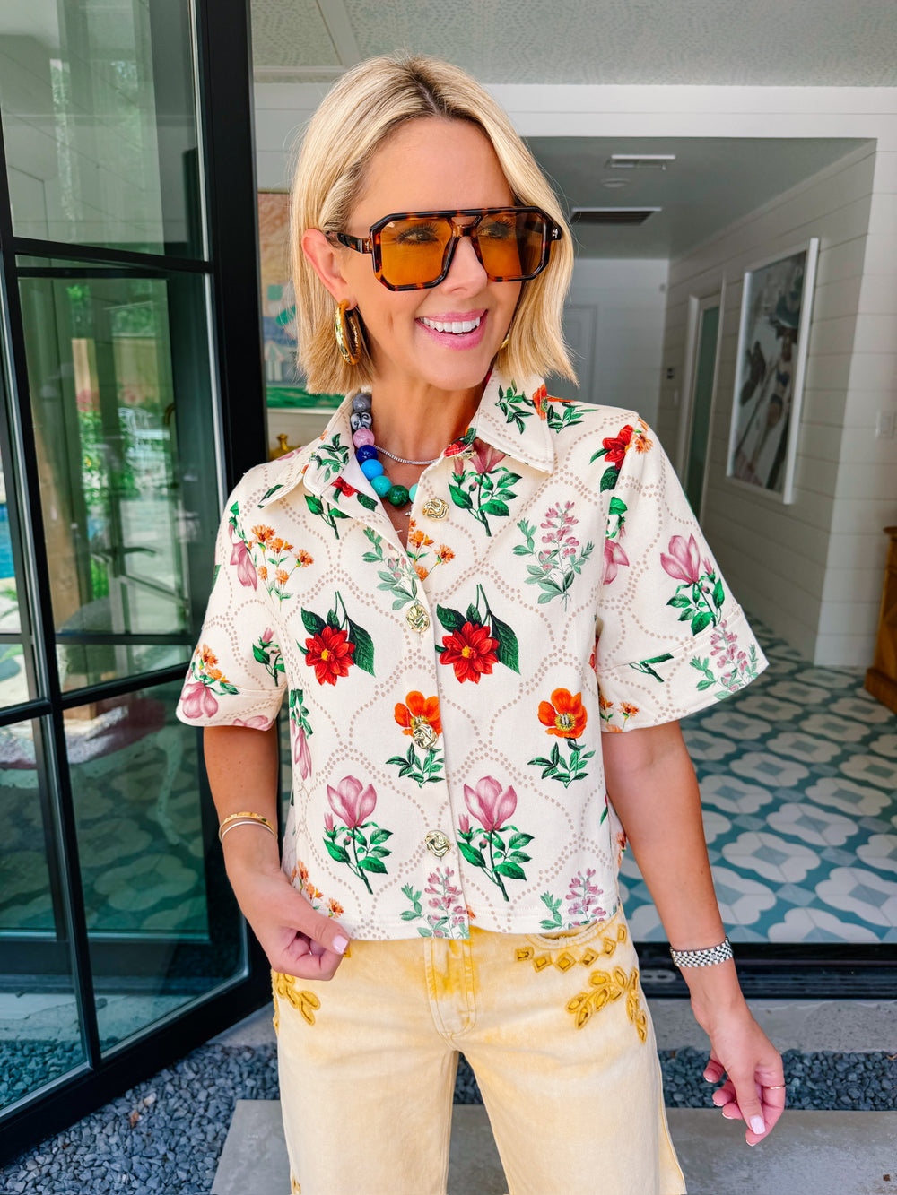 BLOOM BETWEEN THE LATTICE FLORAL TOP - CREAM